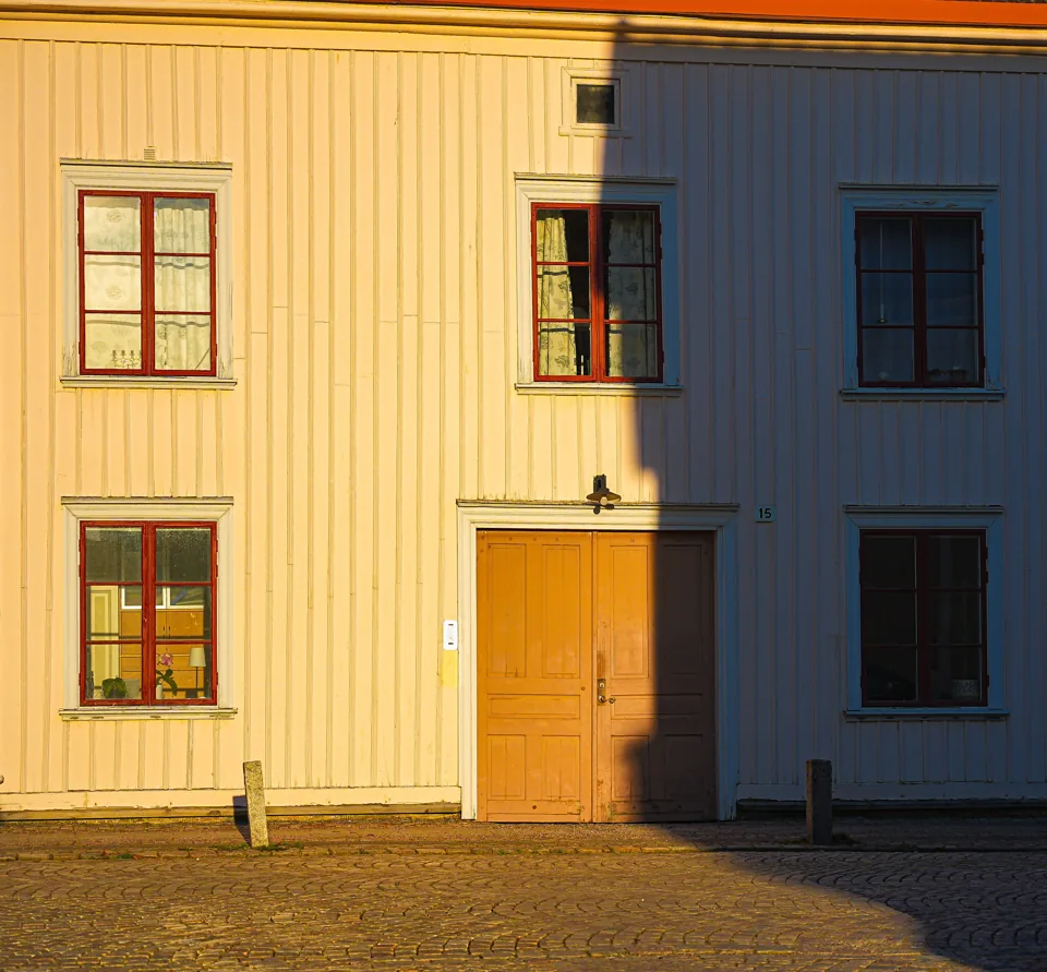 Kulör, ljus och träfasad